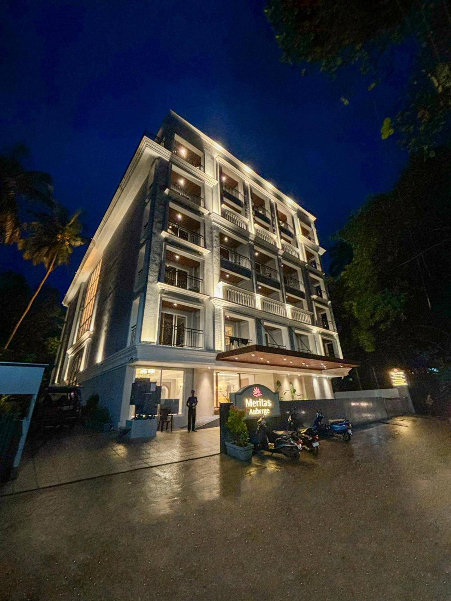 Meritas Auberge Calangute Goa Buitenkant foto
