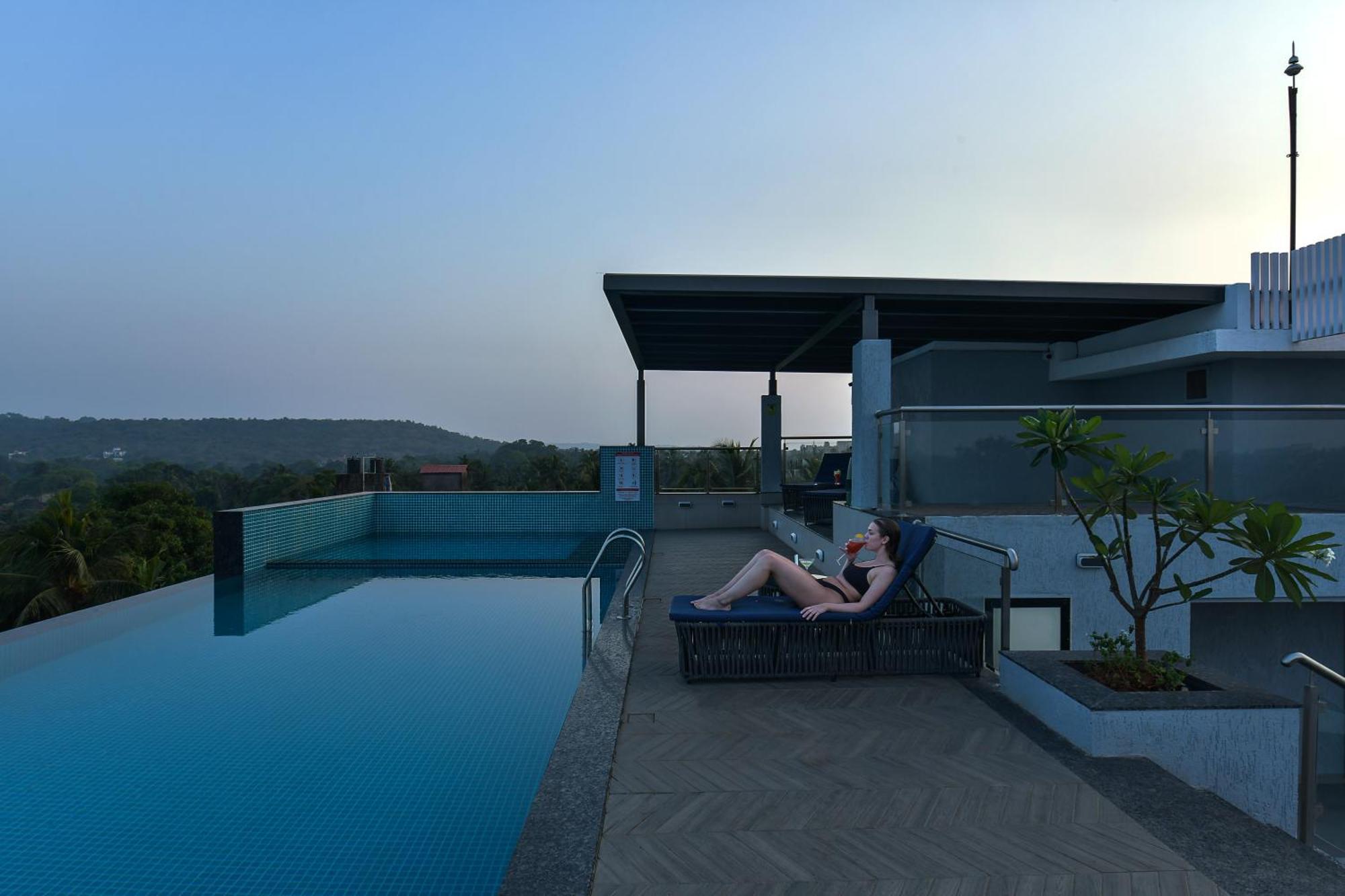 Meritas Auberge Calangute Goa Buitenkant foto