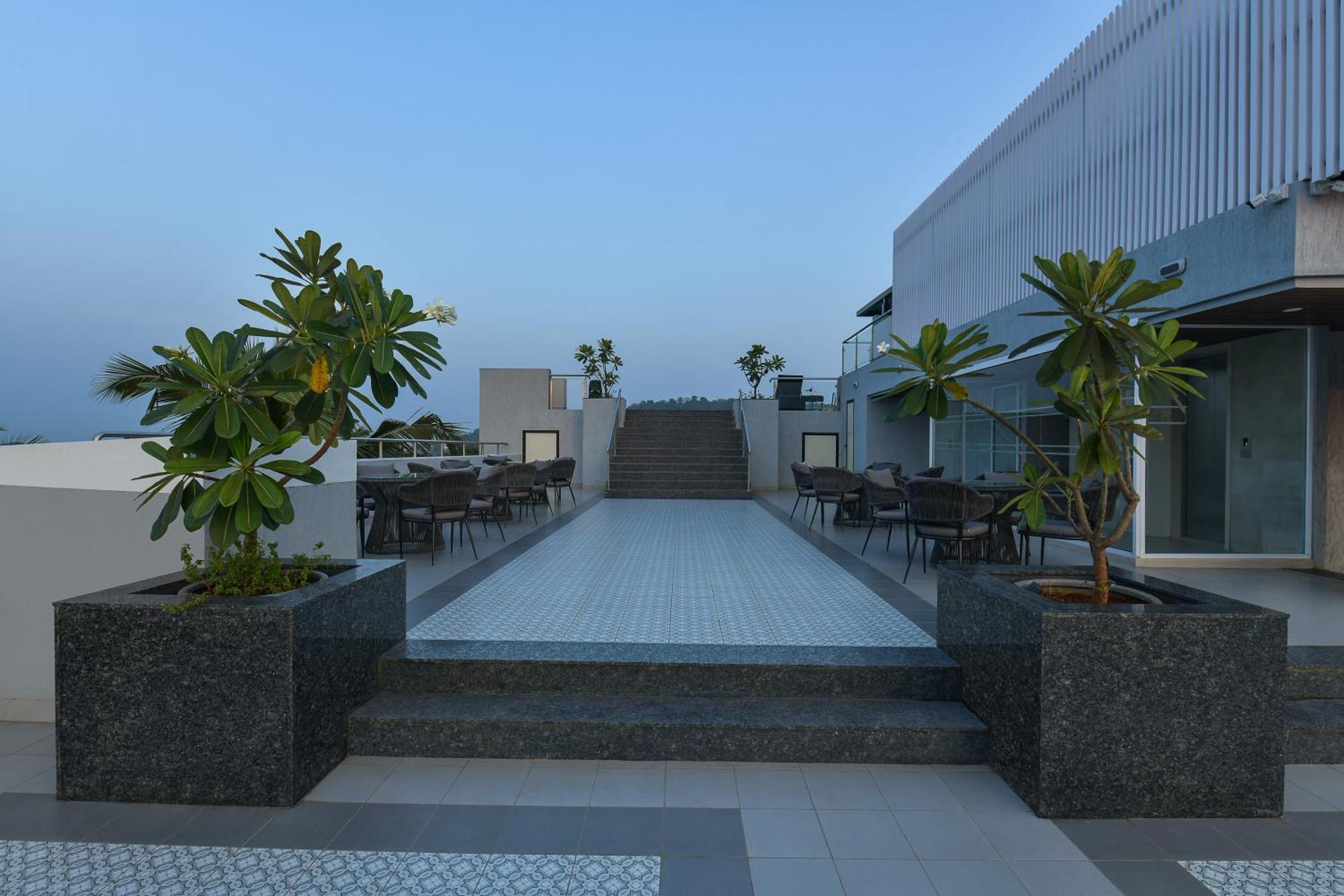 Meritas Auberge Calangute Goa Buitenkant foto